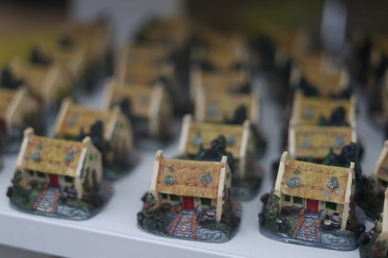 Home prices overvalued and Bam loses €100m compensation claim