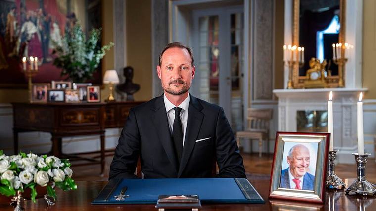 Norway’s new king pays tribute to late father as tens of thousands mourn