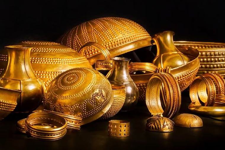 Bronze Age treasure stolen in four-minute Spanish museum heist