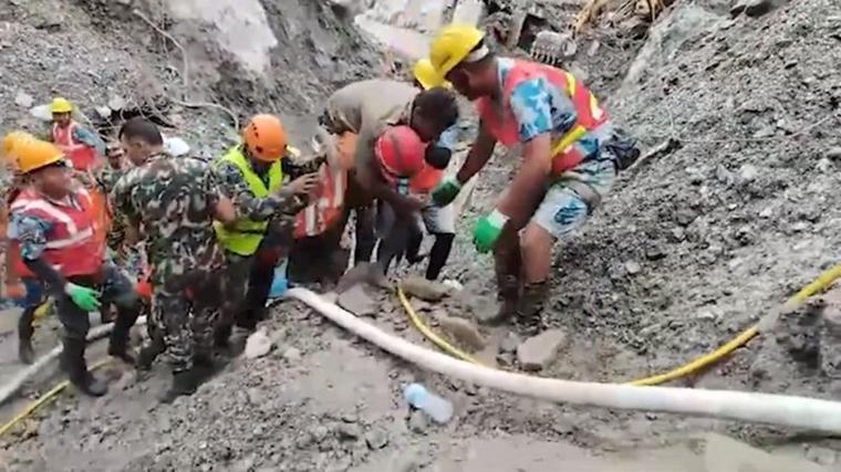 ‘It was not right for me to run away,’ says survivor pulled from tunnel nine days after Nepal flood
