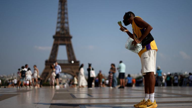 Eiffel Tower workers strike after female staff removed during Hindu visit