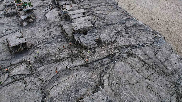 Death toll from catastrophic flooding in Nepal and China passes 1,000