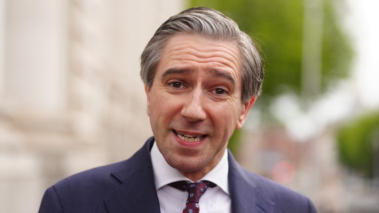 Mounting pressure for tax cuts as staff too nervous to move on despite stagnant pay packets