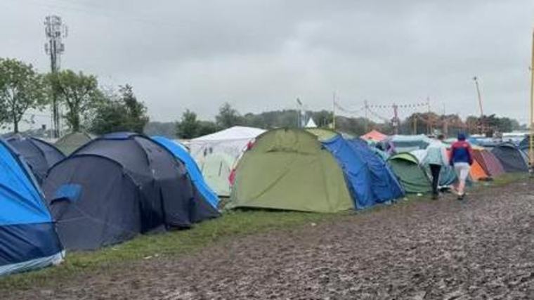 ‘I paid €1,455 for glamping and my tent was soaked’ — festival-goers make the best of it at Electric Picnic despite torrential rain